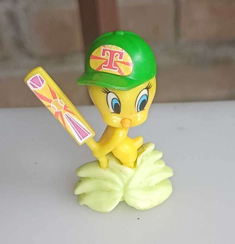 Tweety meal toy