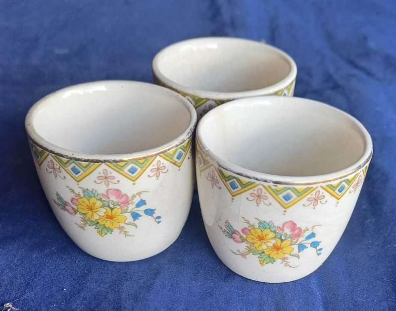 3 x Maddock England egg cups