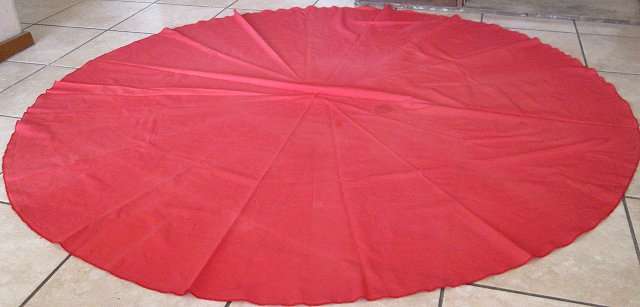 Table cloths - red - round