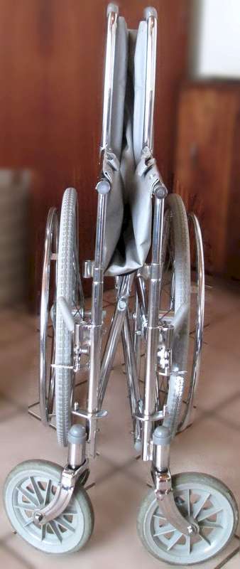 Wheelchairs - manual push - Clinical emergencies