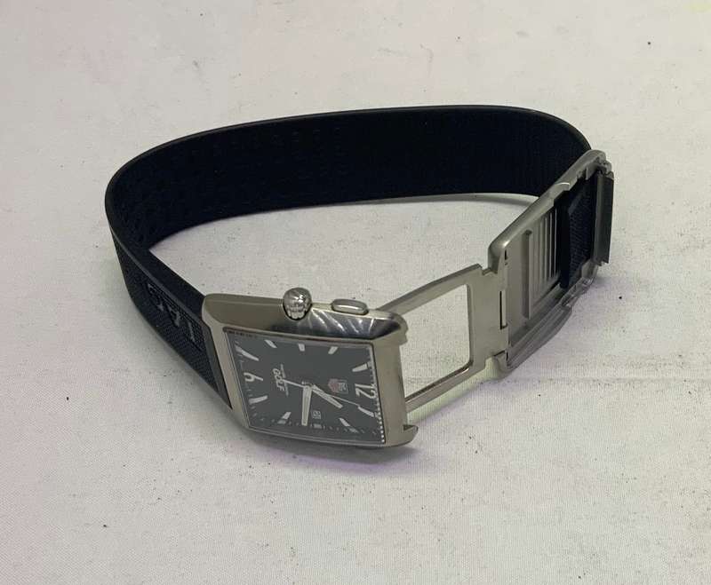 Tag heuer professional golf watch tiger woods addition