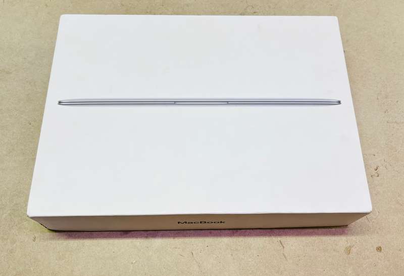 12 INCH APPLE MACBOOK RETINA 2017 IN BOX