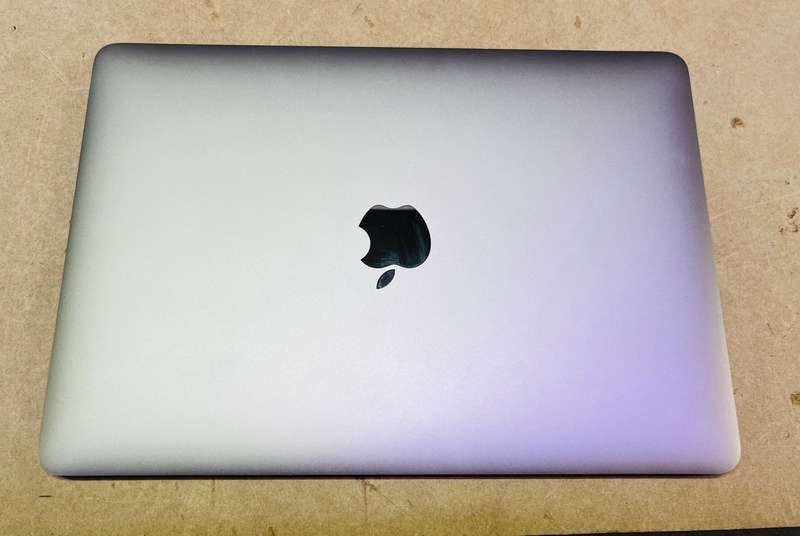 12 INCH APPLE MACBOOK RETINA 2017 IN BOX