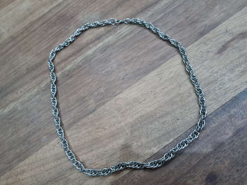 Vintage jewelry,  feels expensive