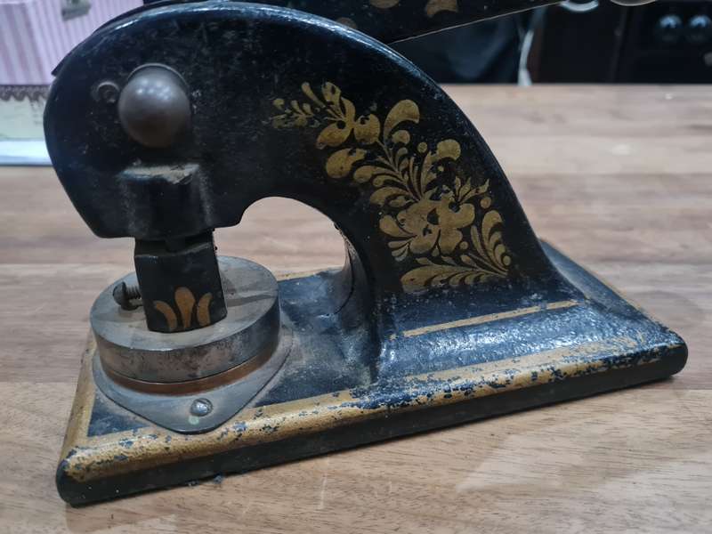 Vintage letter head stamp (large)