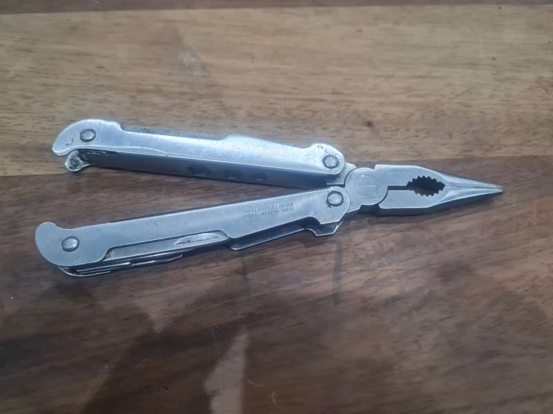 Multi-tool , see pictures.