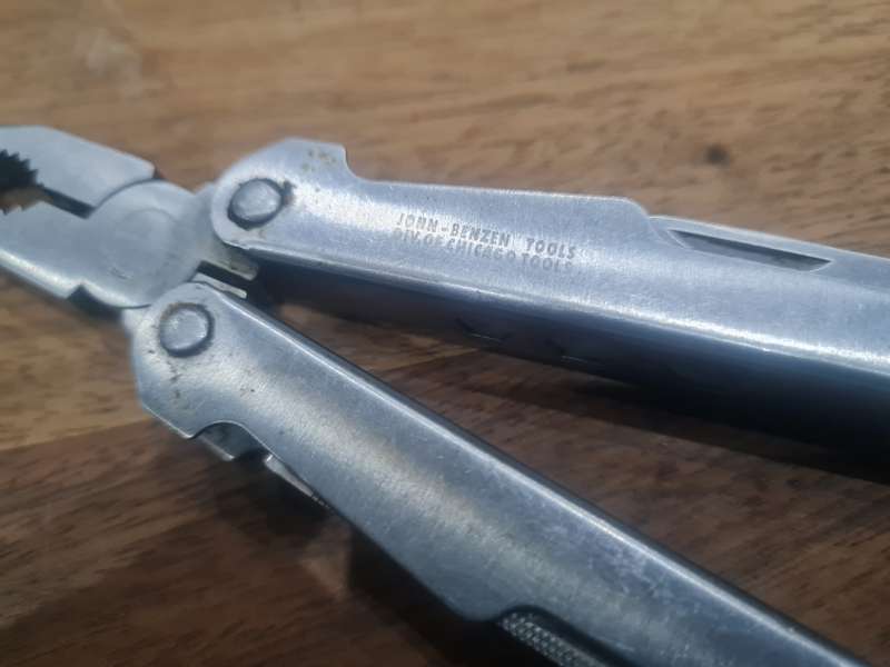 Multi-tool , see pictures.