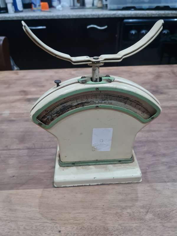 Vintage collectors scale