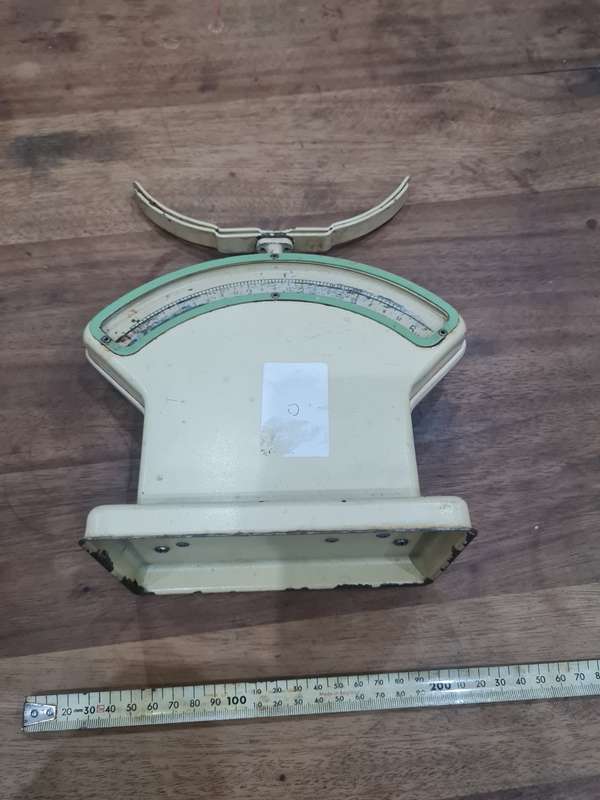 Vintage collectors scale