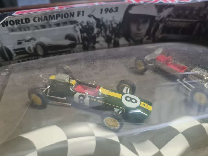 1/43 model , Lotus 25 and Telaio 1954 , Jim Clark