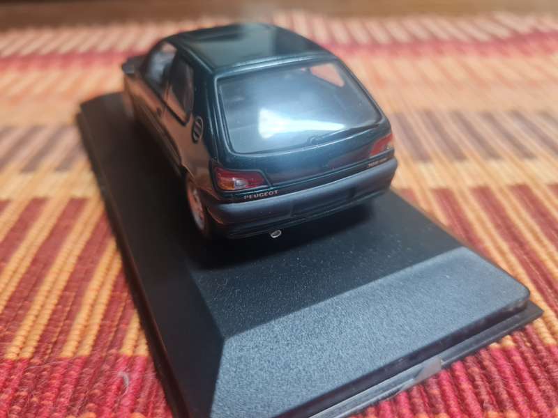 1/43 scale model : Minichamps Peugeot 306