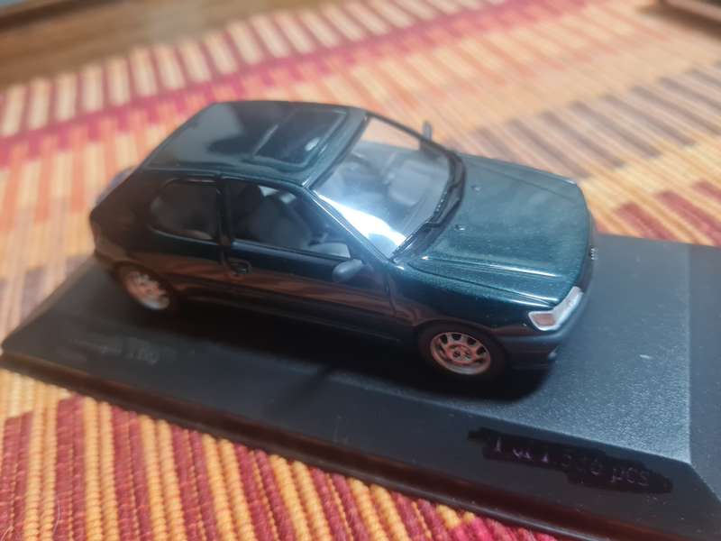 1/43 scale model : Minichamps Peugeot 306