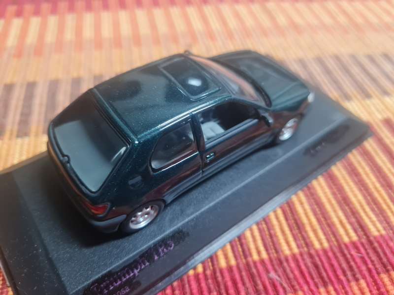 1/43 scale model : Minichamps Peugeot 306