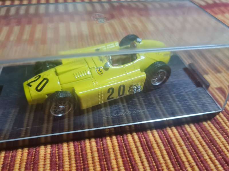 1/43 scale model : Brumm Ferrari #20