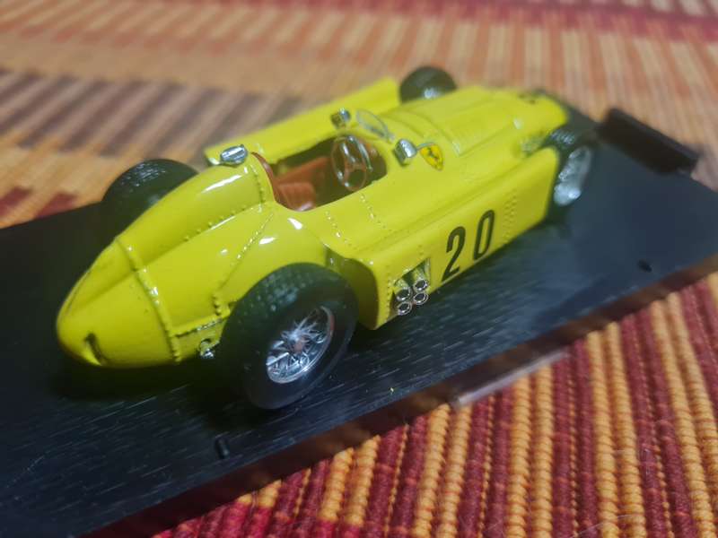 1/43 scale model : Brumm Ferrari #20