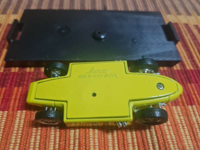 1/43 scale model : Brumm Ferrari #20