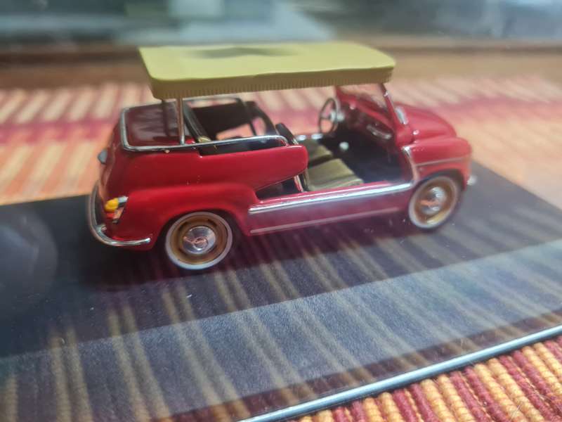 1/43 scale IXO Fiat 600 Jolly