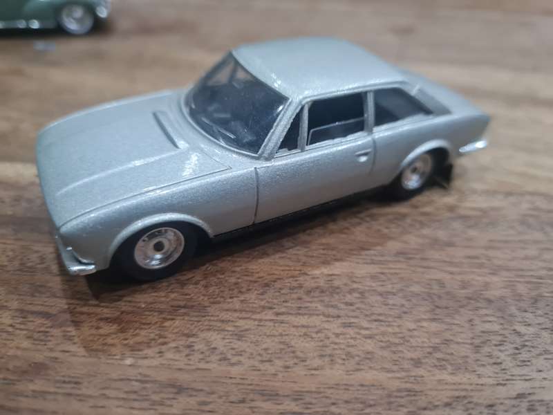 1/43 scale model : Solido Peugeot