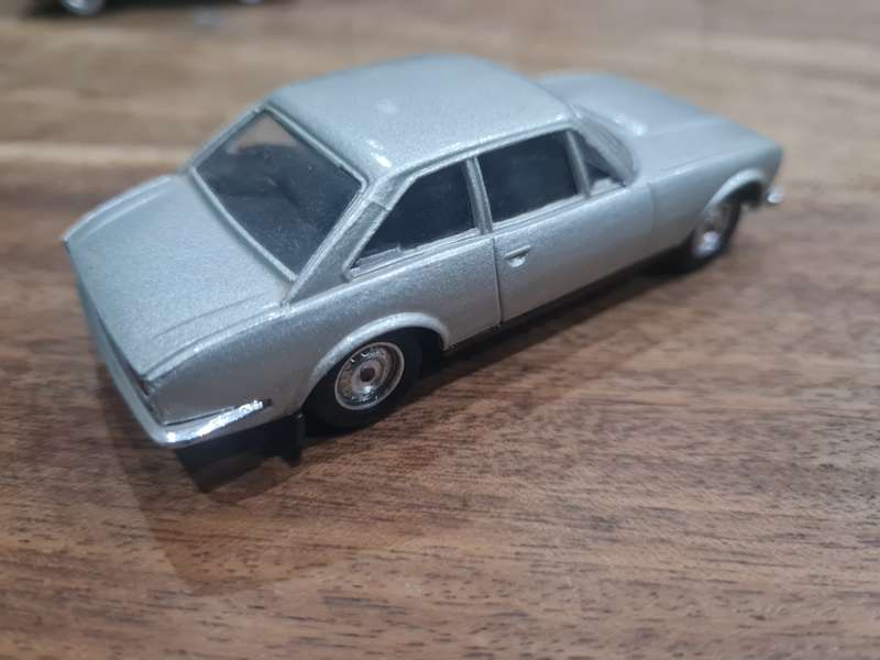 1/43 scale model : Solido Peugeot