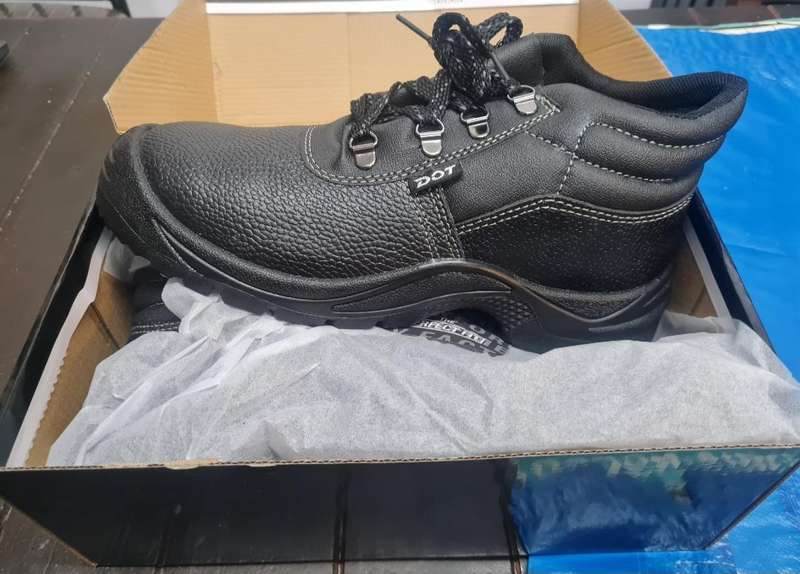 DOT Mercury Safety Boots size 4