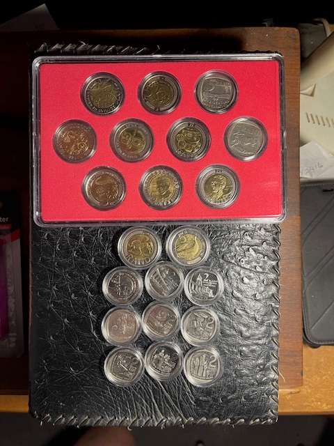R5 and R2 commemorative coins all of them plus last R5 of third issue and first R5 of fourth issue.