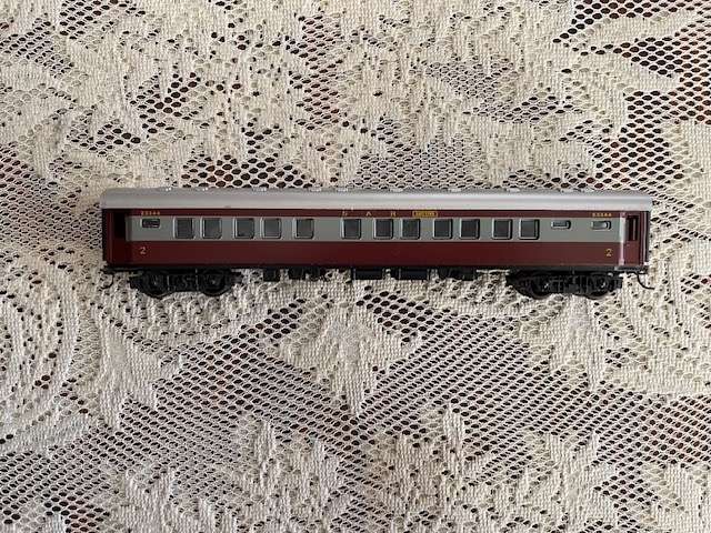 Lima golden series 2nd class coach with kd couplers