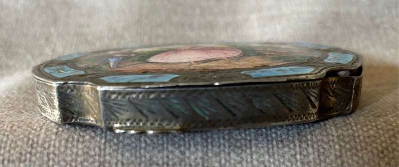VINTAGE ENAMEL ENGRAVED SILVER COMPACT