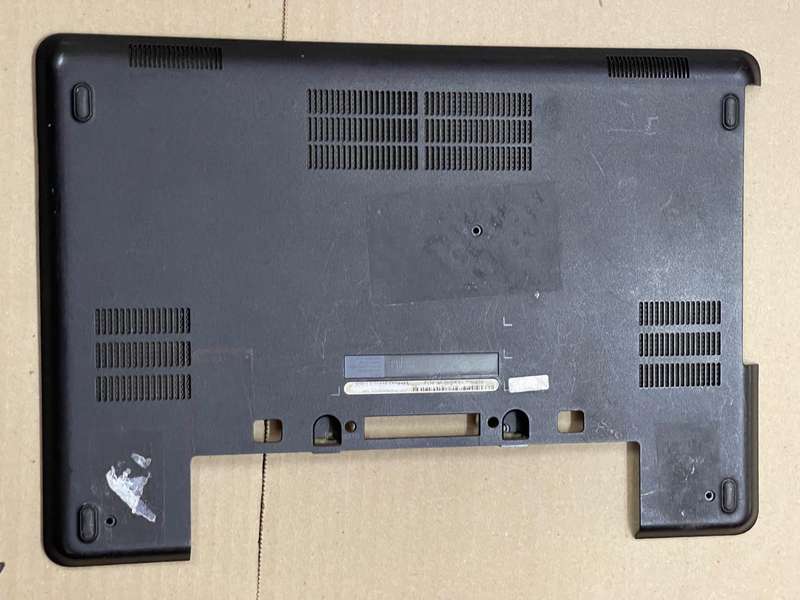 DELL LATITUDE E5440 Bottom cover