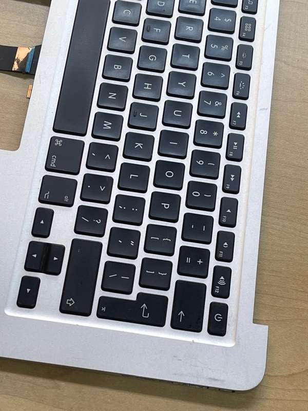 MacBook Air A1466 13-inch 2015 Palmrest with Keyboard No Touchpad