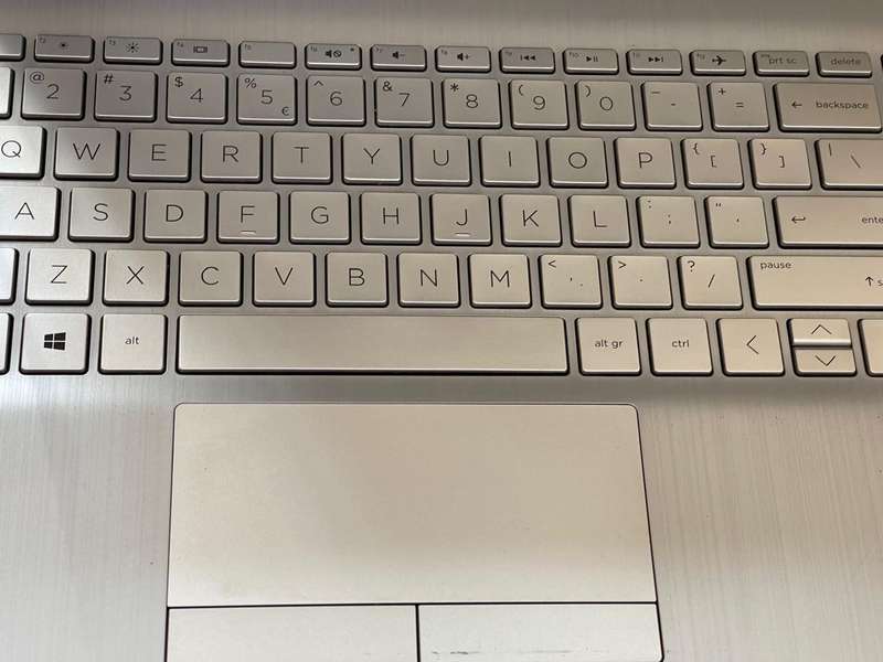 HP Laptop 15-dw3003ni Palmrest with Keyboard and Touchpad / 250 G8 / G9 / 15-DW Series (Silver)