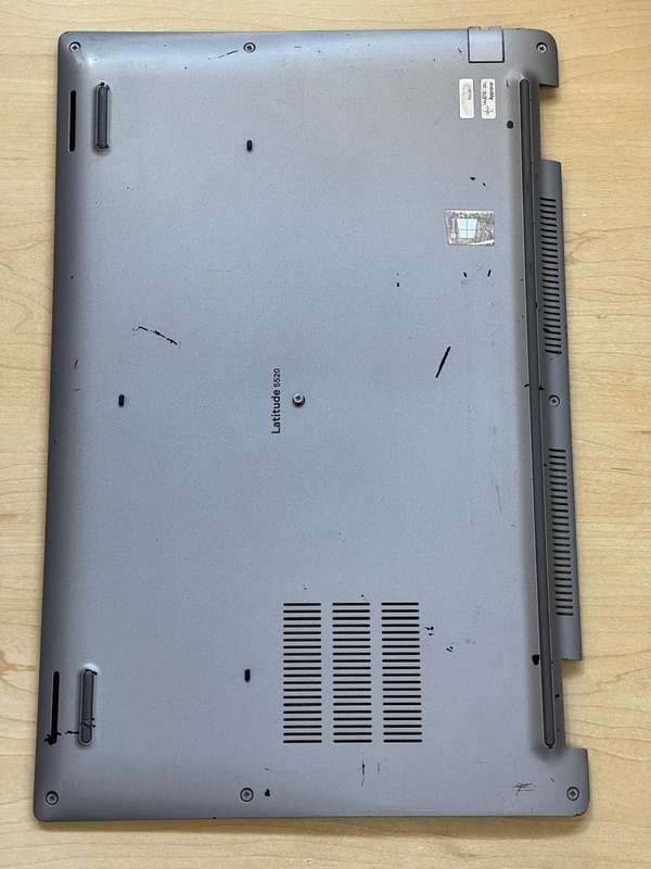 Dell Latitude 5520 Bottom cover