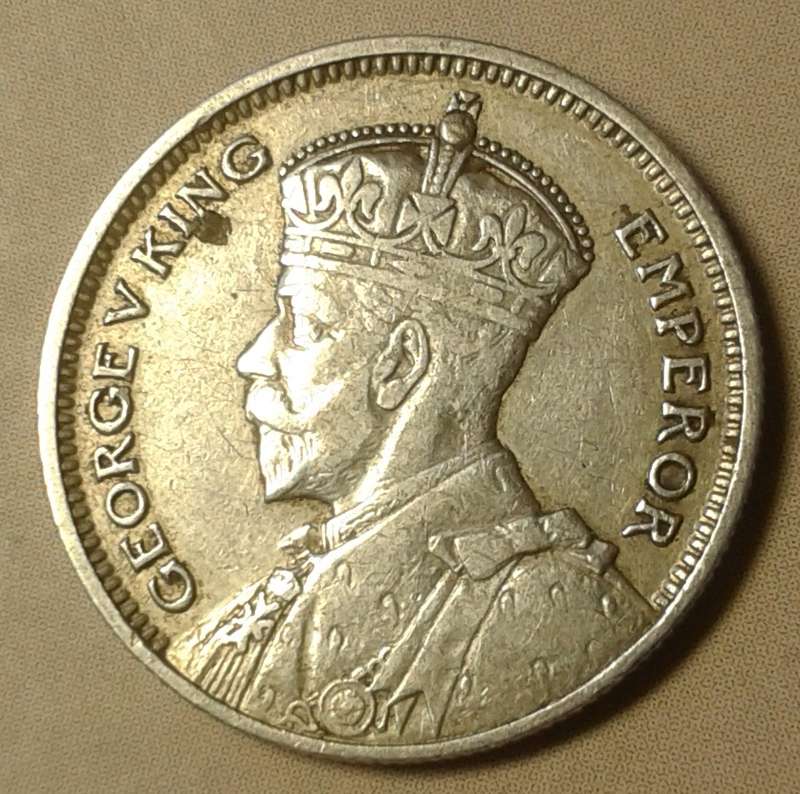 Nice 1932 Southern Rhodesia sterling silver sixpence in VF