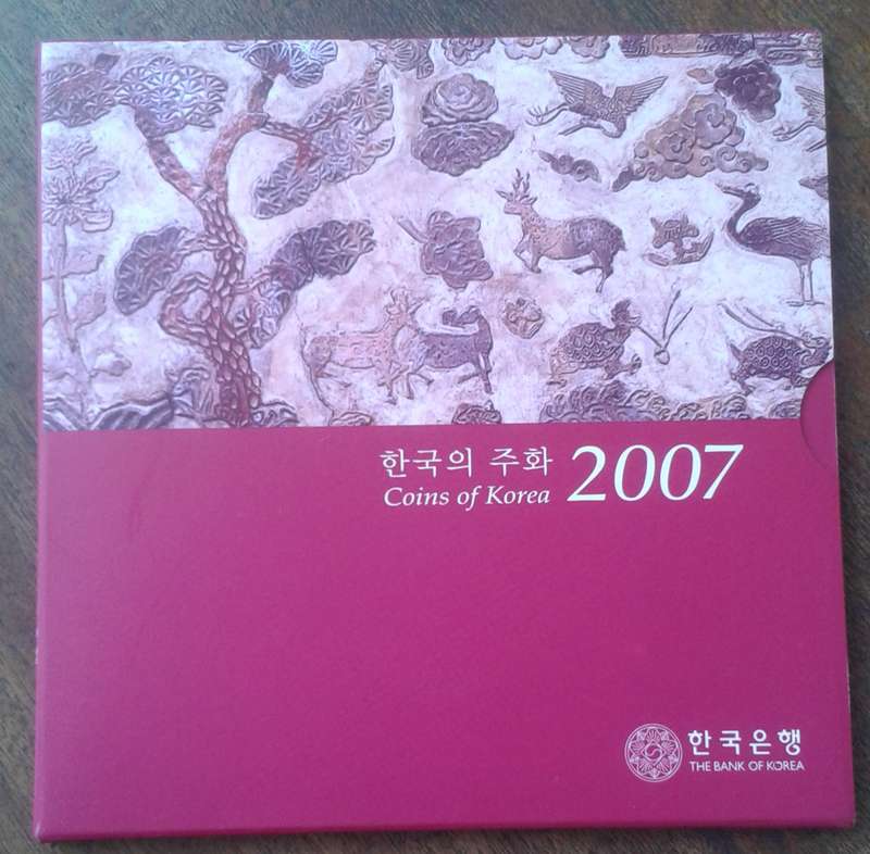 Scarcer 2007 Bank of Korea uncirculated coin set in folder