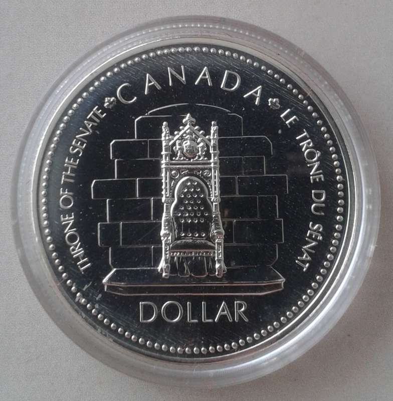1977 Canada uncirculated silver dollar in case (Queen Elizabeth silver jubilee)
