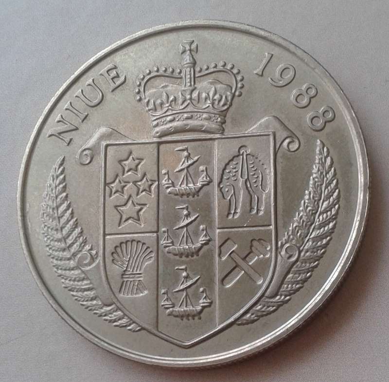 1988 Niue Islands uncirculated 5 Dollars in case incl.certificate (Steffi Graf)