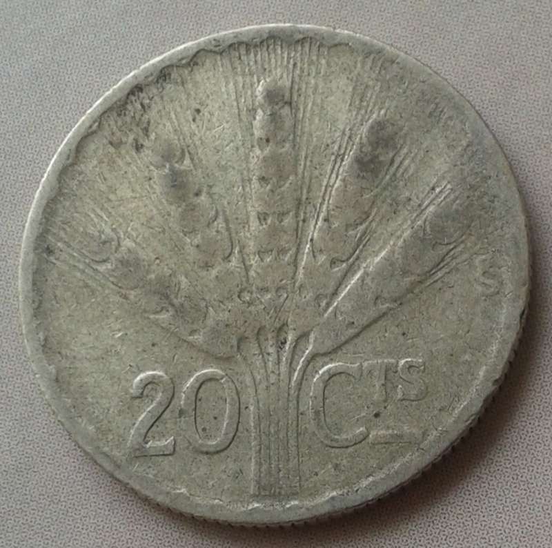 1942 Uruguay silver 20 Centesimos