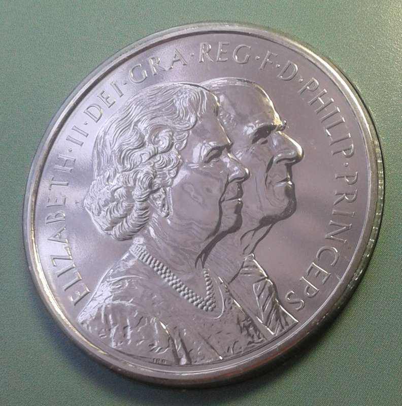 2007 Great Britain Elizabeth/Philip uncirculated crown in folder (Diamond wedding anniversary)
