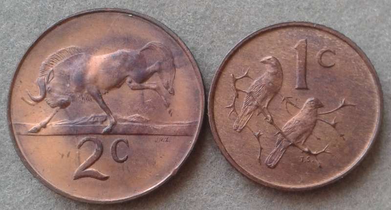 Uncirculated 1967 English 2c and 1c set