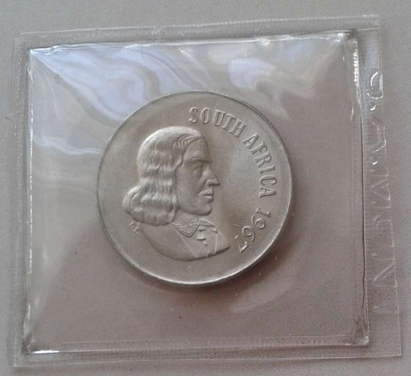 Uncirculated 1967 English nickel 10c (low mintage)