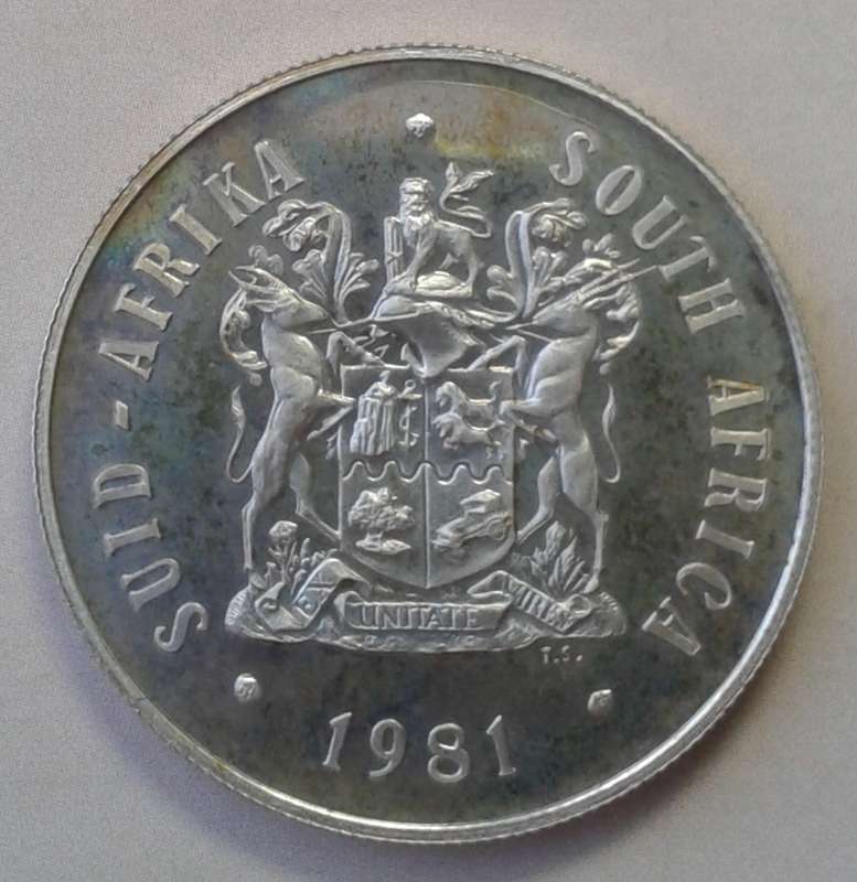 Nice 1981 Republic short proof set with silver R1 (mintage: 4000)
