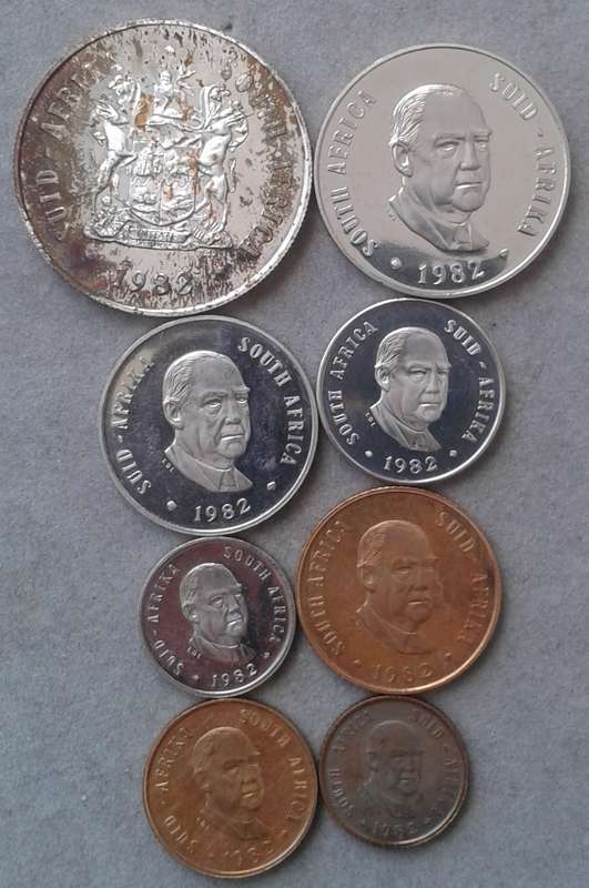 1982 Republic short proof set with silver R1 (not boxed)