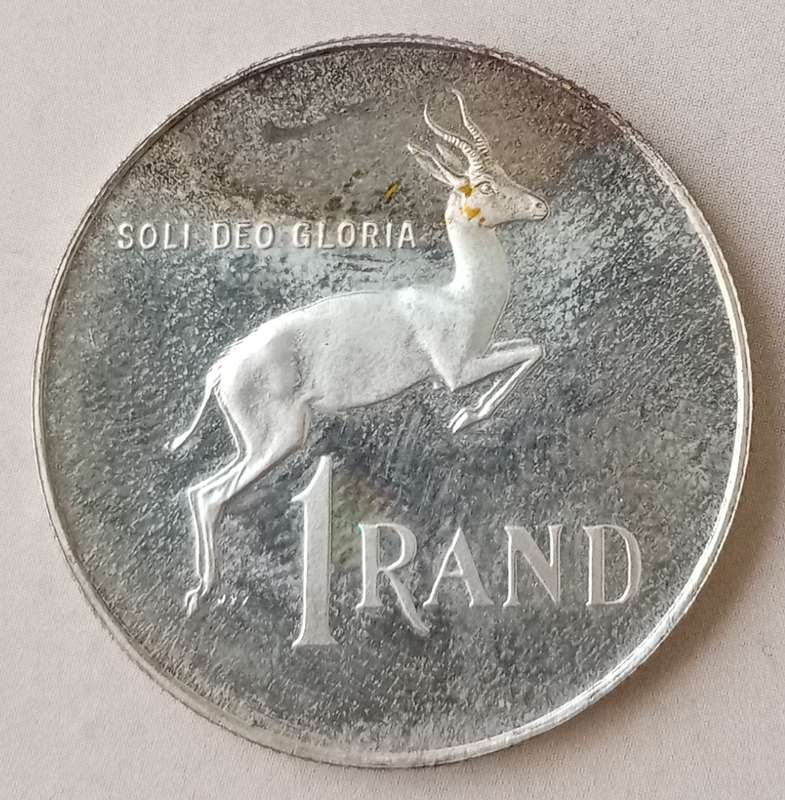 Nice 1977 S.A short proof set with silver R1