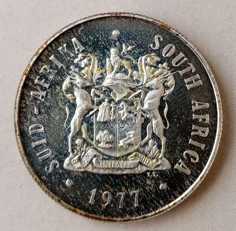 Nice 1977 S.A short proof set with silver R1