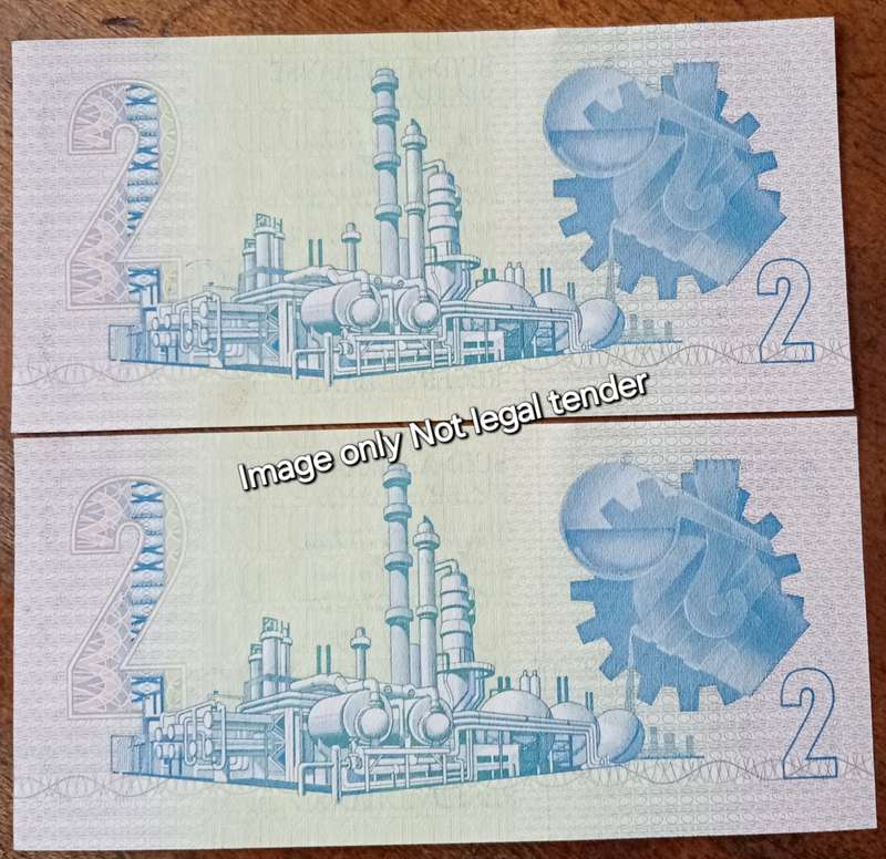 Set of x2 GPC de Kock 1980s R2 notes in sequence (AU+)