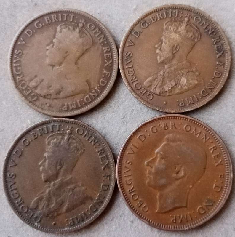 Lot of x4 Australia half pennies (1912-1947)