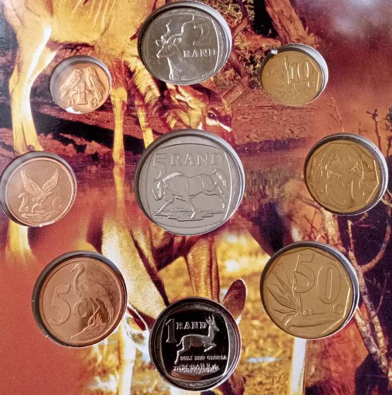 Nice 2001 uncirculated Mint pack set