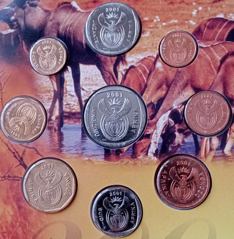 Nice 2001 uncirculated Mint pack set