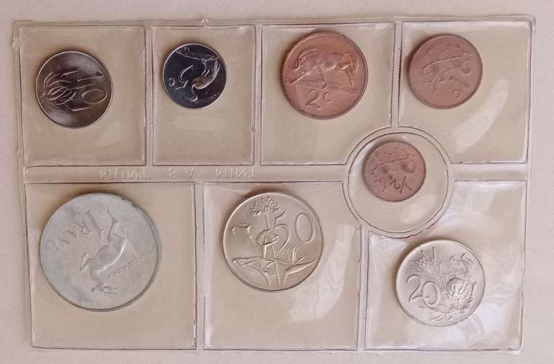 1972 Republic uncirculated Mint pack (R1-1/2c) incl.silver R1