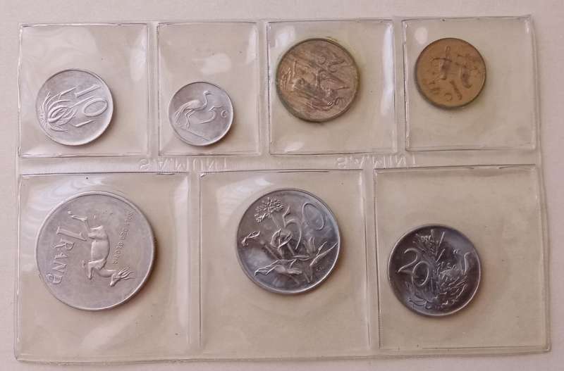 1982 Republic uncirculated Mint pack (R1-1c) mintage: 10000