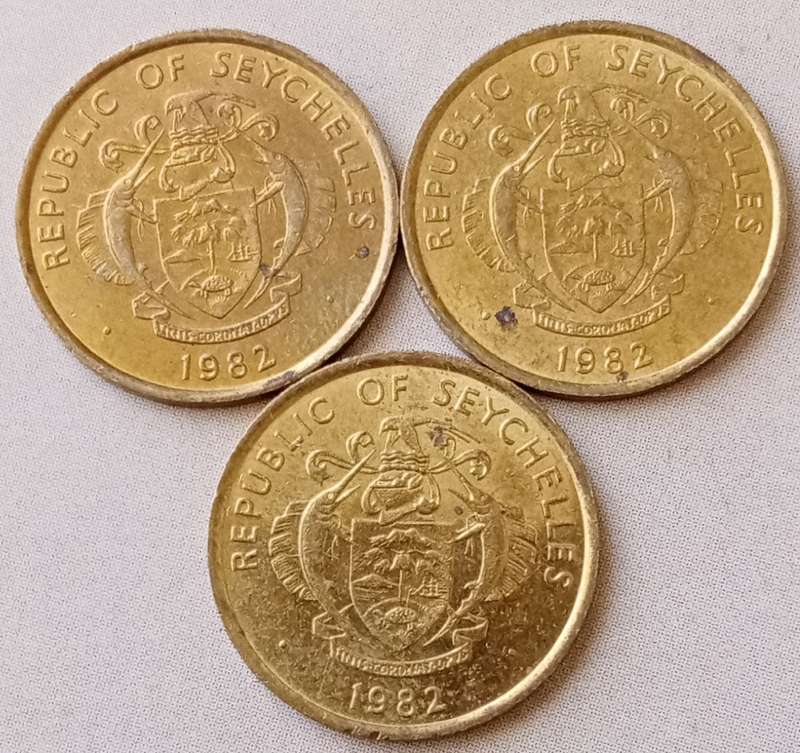 1982 Seychelles 1c (3 coins)